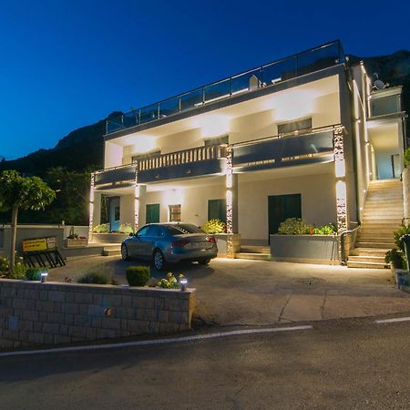 Apartments Vila Nadalina Delux Brela Exterior photo