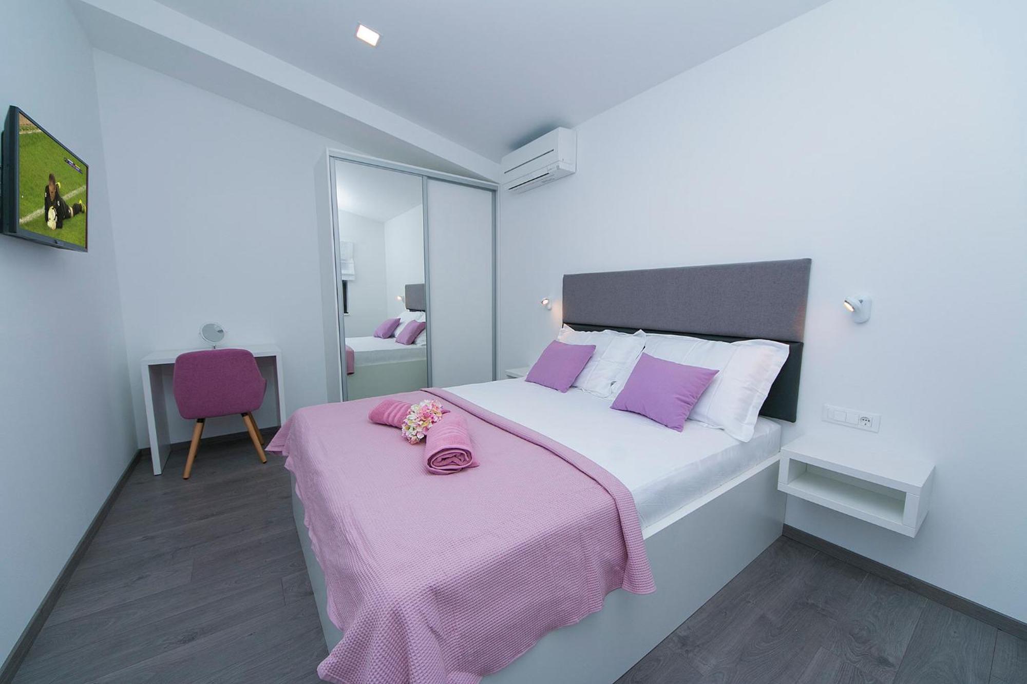 Apartments Vila Nadalina Delux Brela Room photo